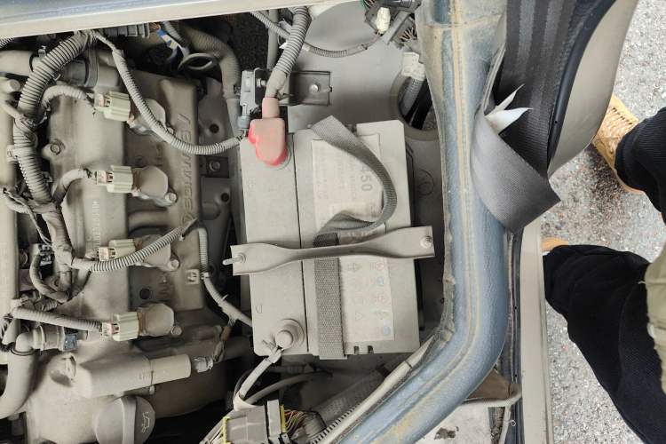 Used Wuling Rongguang 2020 1.5L Extended Basic Version China VI Standard L3C Engine Bay Left