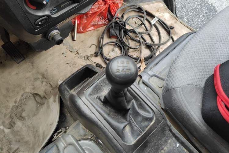 Used Wuling Rongguang 2020 1.5L Extended Basic Version China VI Standard L3C Gear Lever