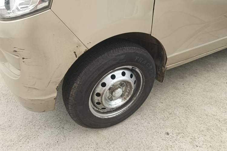 Used Wuling Rongguang 2020 1.2L S Base Model China VI Left Front Wheel Hub
