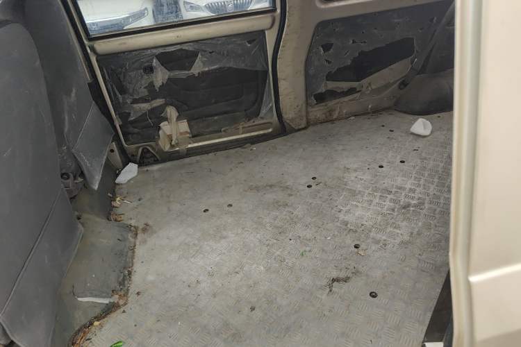 Used Wuling Rongguang 2020 1.5L Extended Basic Version China VI Standard L3C Left Rear Seat