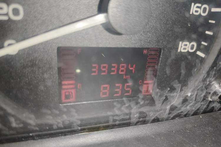 Used Wuling Rongguang 2020 1.2L S Base Model China VI Odometer Close Up