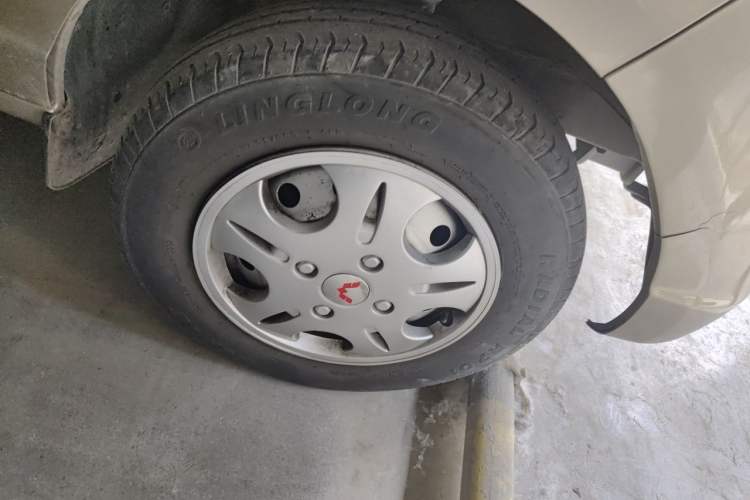 Used Wuling Rongguang 2020 1.2L S Base Model China VI Right Front Wheel Hub