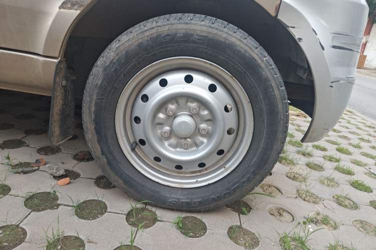 Used Wuling Rongguang  Right Front Wheel Hub