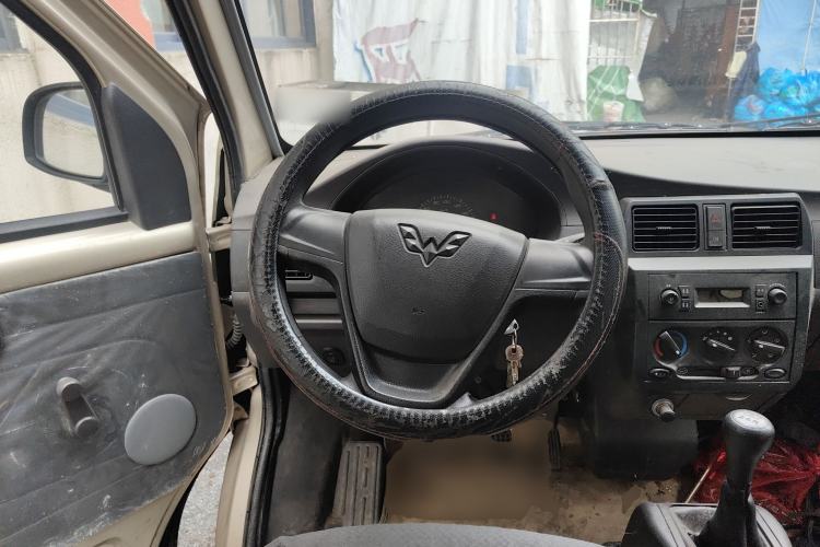 Used Wuling Rongguang 2020 1.5L Extended Basic Version China VI Standard L3C Steering Wheel