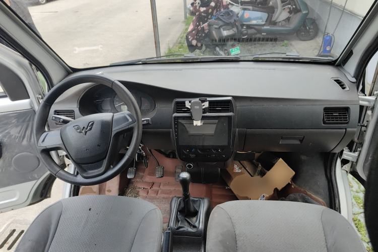 Used Wuling Rongguang 2020 1.5L Extended Basic Version China VI Standard L3C Center Console