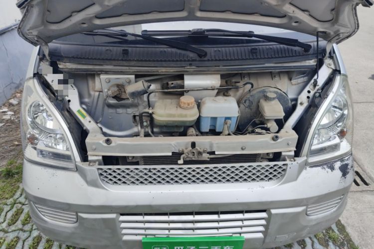 Used Wuling Rongguang 2020 1.5L Extended Basic Version China VI Standard L3C Engine Bay