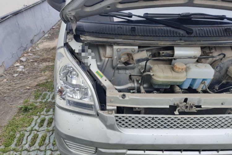 Used Wuling Rongguang 2020 1.5L Extended Basic Version China VI Standard L3C Engine Bay Right
