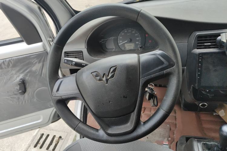 Used Wuling Rongguang 2020 1.5L Extended Basic Version China VI Standard L3C Steering Wheel