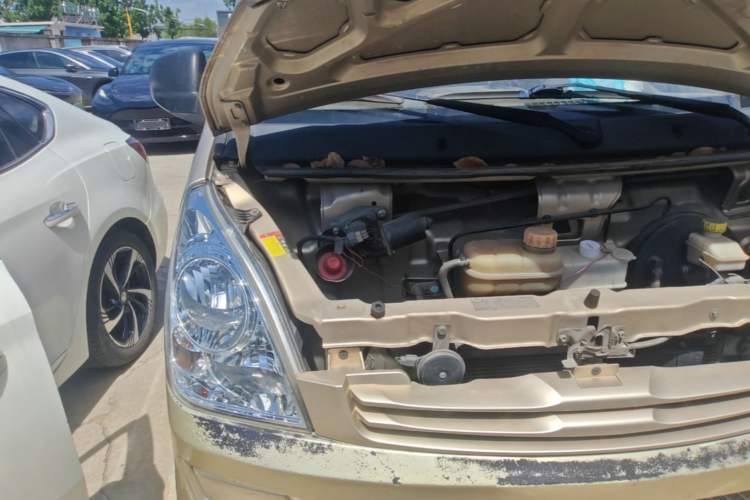 Used Wuling Rongguang 2020 1.2L S Base Model China VI Engine Bay Right