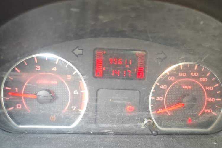Used Wuling Rongguang 2020 1.2L S Base Model China VI Odometer Close Up