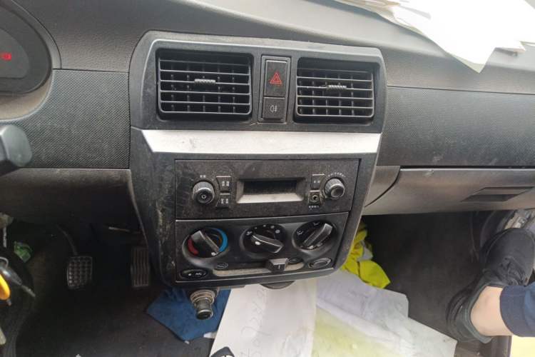 Used Wuling Rongguang 2020 1.5L Extended Basic Version China VI Standard L3C Audio And AC Panel