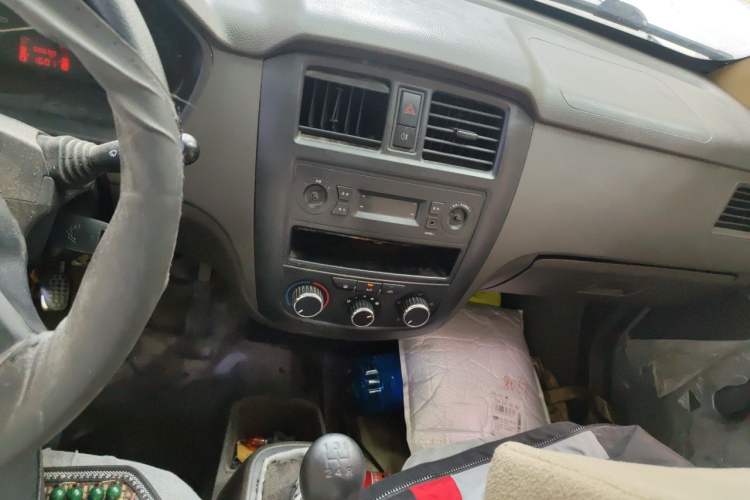 Used Wuling Rongguang 2020 1.2L S Base Model China VI Audio And AC Panel
