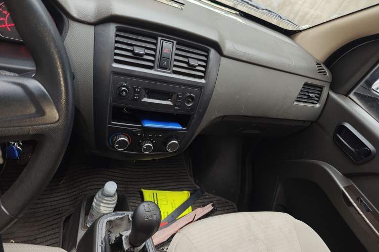 Used Wuling Rongguang 2020 1.2L S Base Model China VI Audio And AC Panel