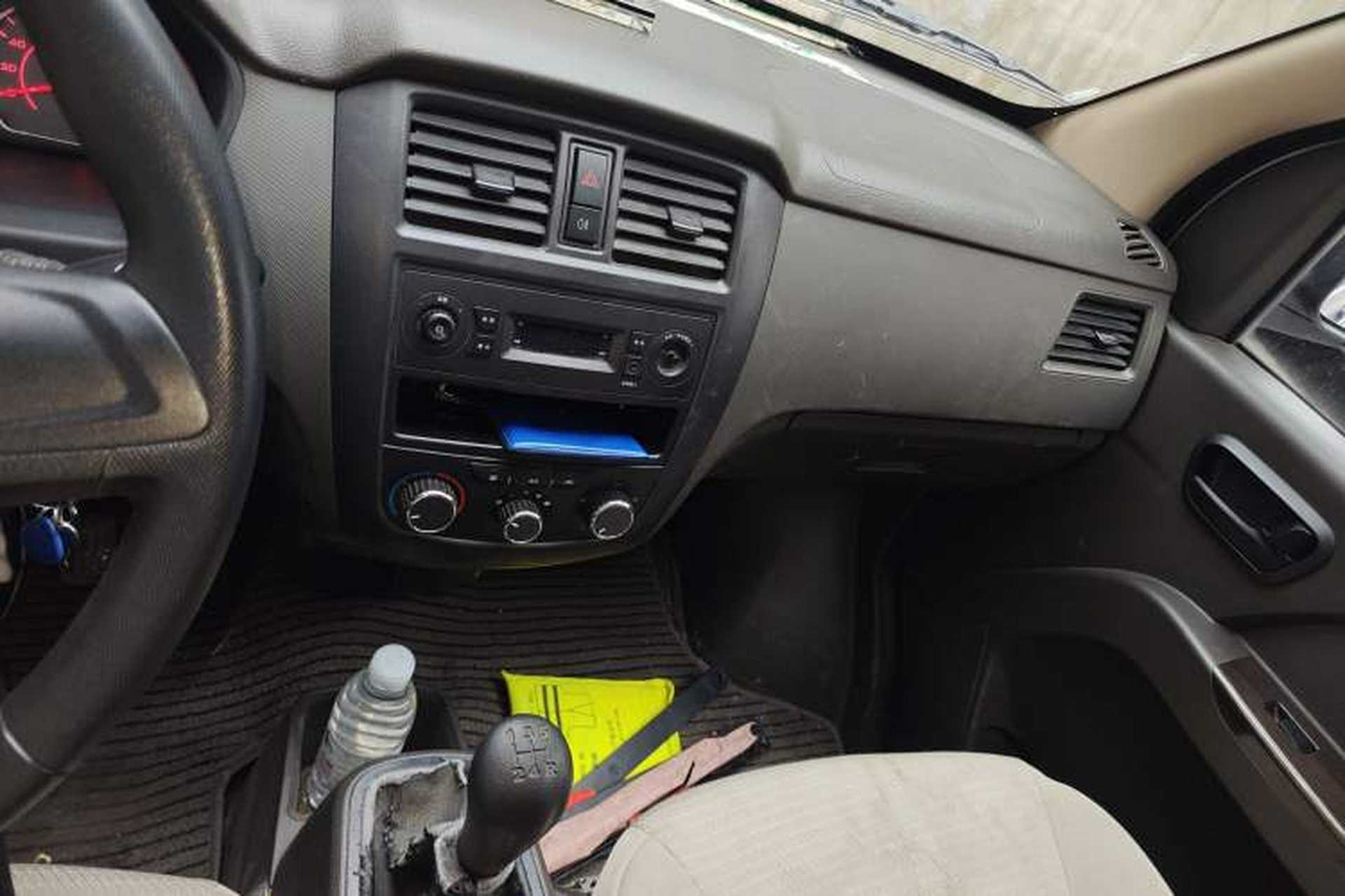 Used Wuling Rongguang 2020 1.2L S Base Model China VI Audio And AC Panel