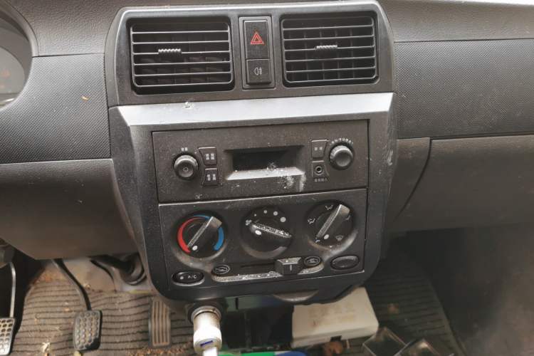 Used Wuling Rongguang 2020 1.5L Extended Basic Version China VI Standard L3C Audio And AC Panel