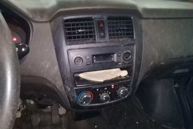 Used Wuling Rongguang 2020 1.2L S Base Model China VI Audio And AC Panel