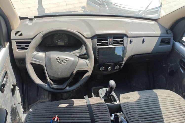 Used Wuling Rongguang 2020 1.2L S Base Model China VI Center Console