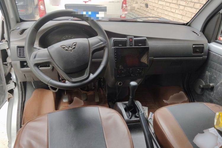 Used Wuling Rongguang 2020 1.5L Extended Basic Version China VI Standard L3C Center Console