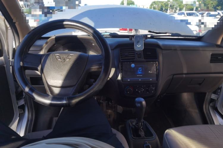 Used Wuling Rongguang 2020 1.2L S Base Model China VI Center Console