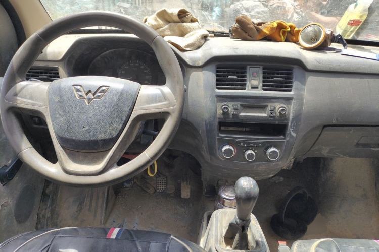 Used Wuling Rongguang 2020 1.2L S Base Model China VI Center Console