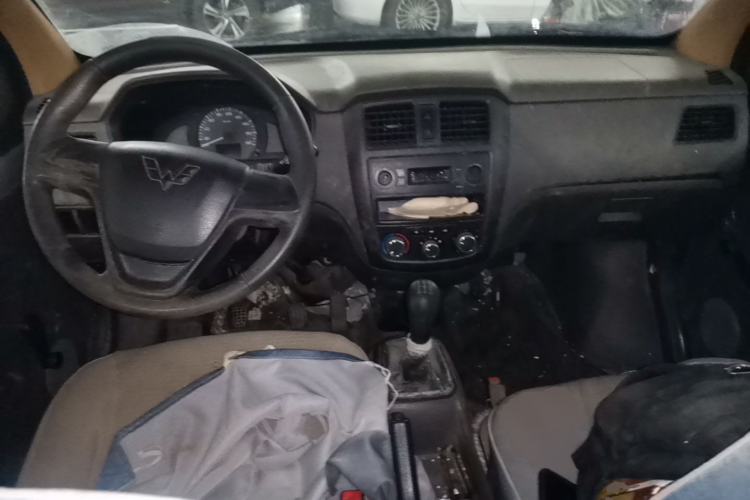 Used Wuling Rongguang 2020 1.2L S Base Model China VI Center Console