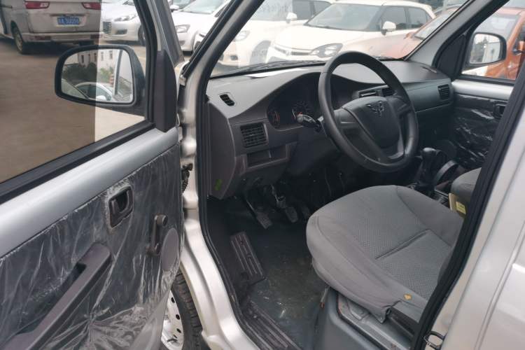Used Wuling Rongguang 2020 1.5L Extended Basic Version China VI Standard L3C Driver Seat