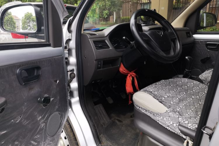 Used Wuling Rongguang 2020 1.2L S Base Model China VI Driver Seat