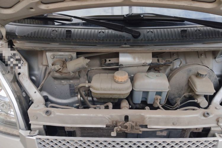 Used Wuling Rongguang 2020 1.5L Extended Basic Version China VI Standard L3C Engine Bay