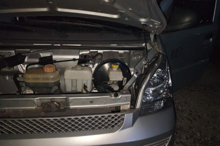 Used Wuling Rongguang 2020 1.5L Extended Basic Version China VI Standard L3C Engine Bay Left
