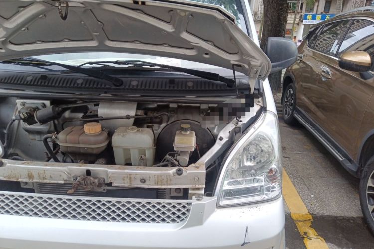 Used Wuling Rongguang 2020 1.5L Extended Basic Version China VI Standard L3C Engine Bay Left