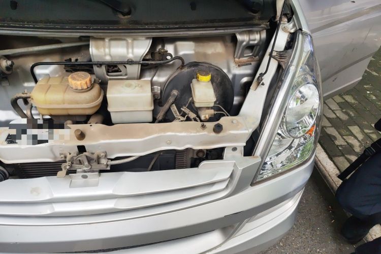 Used Wuling Rongguang 2020 1.2L S Base Model China VI Engine Bay Left