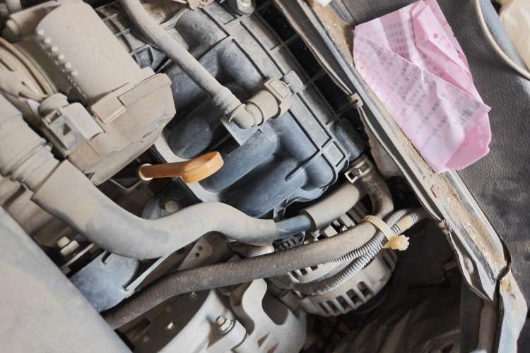 Used Wuling Rongguang 2020 1.5L Extended Basic Version China VI Standard L3C Engine Bay Left