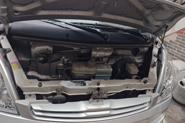 Used Wuling Rongguang 2020 1.2L S Base Model China VI Engine Bay