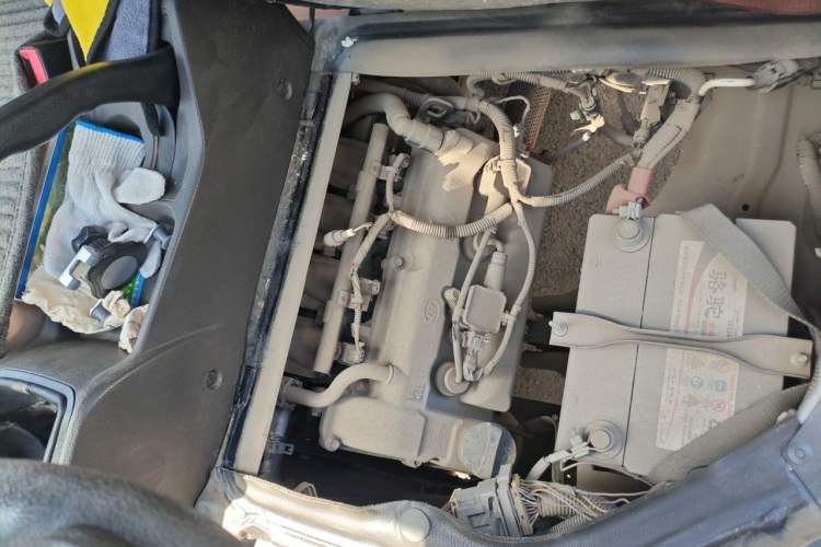 Used Wuling Rongguang 2020 1.2L S Base Model China VI Engine Bay Right