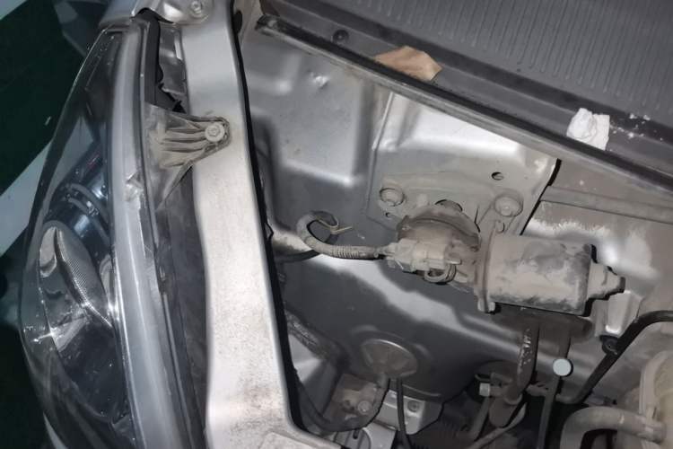 Used Wuling Rongguang 2020 1.2L S Base Model China VI Engine Bay Right