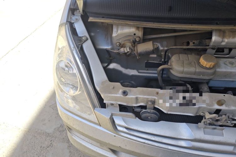 Used Wuling Rongguang  Engine Bay Right