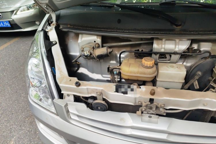 Used Wuling Rongguang 2020 1.2L S Base Model China VI Engine Bay Right