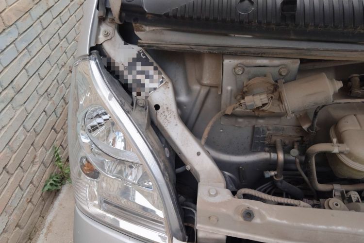 Used Wuling Rongguang 2020 1.5L Extended Basic Version China VI Standard L3C Engine Bay Right