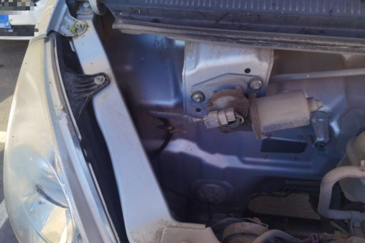 Used Wuling Rongguang 2020 1.2L S Base Model China VI Engine Bay Right