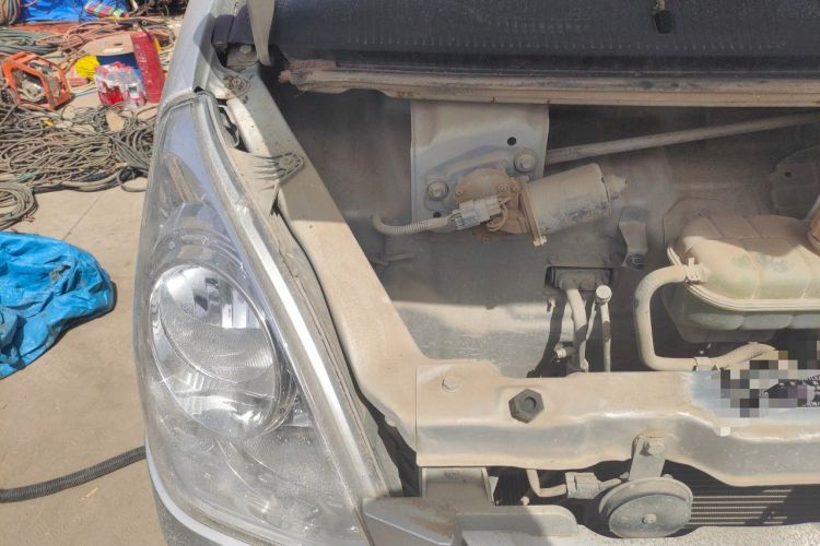 Used Wuling Rongguang 2020 1.2L S Base Model China VI Engine Bay Right