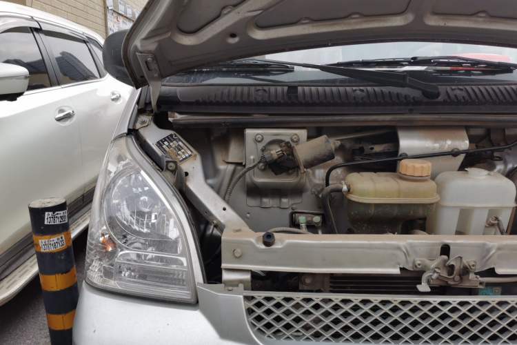 Used Wuling Rongguang 2020 1.5L Extended Basic Version China VI Standard L3C Engine Bay Right