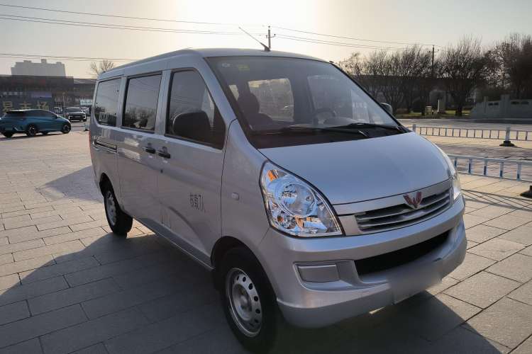 Used Wuling Rongguang 2020 1.2L S Base Model China VI Exterior 4