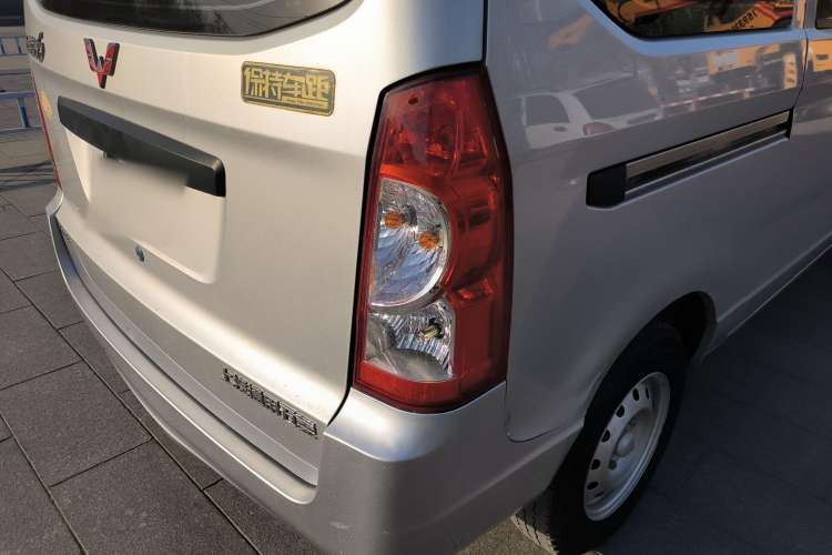 Used Wuling Rongguang 2020 1.2L S Base Model China VI Exterior 6