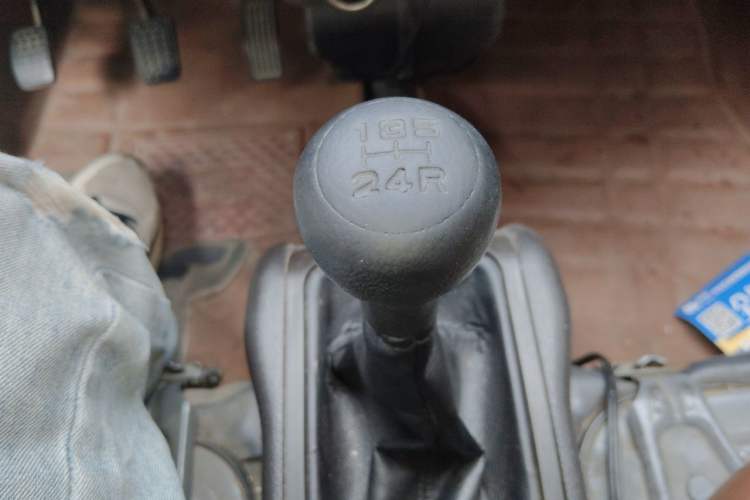 Used Wuling Rongguang 2020 1.5L Extended Basic Version China VI Standard L3C Gear Lever