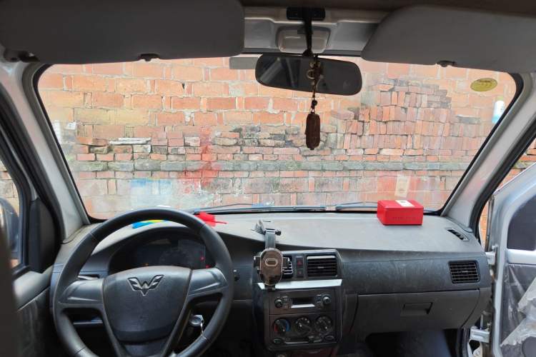 Used Wuling Rongguang 2020 1.5L Extended Basic Version China VI Standard L3C Headliner