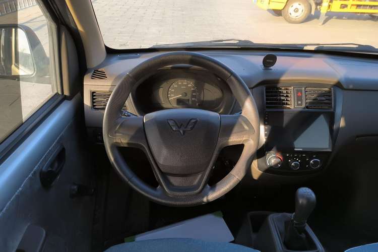 Used Wuling Rongguang 2020 1.2L S Base Model China VI Interior 3
