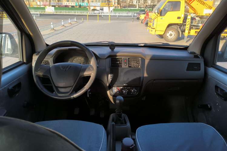 Used Wuling Rongguang 2020 1.2L S Base Model China VI Interior 5