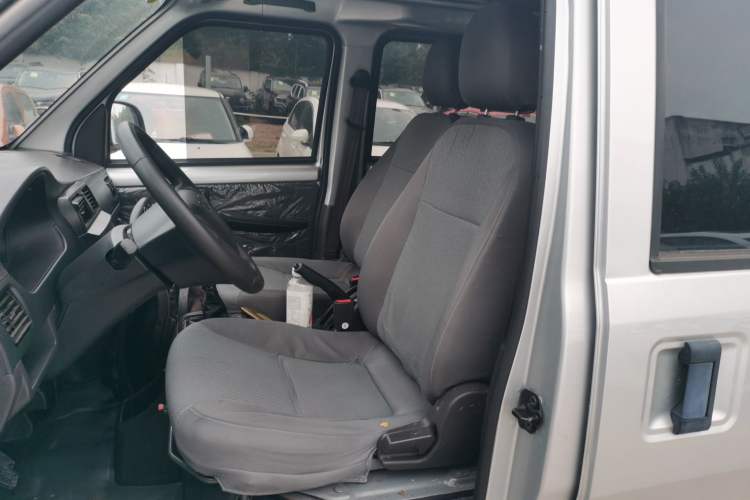 Used Wuling Rongguang 2020 1.5L Extended Basic Version China VI Standard L3C Left Front Seat