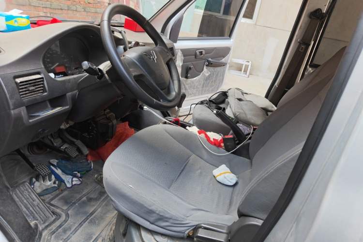 Used Wuling Rongguang 2020 1.5L Extended Basic Version China VI Standard L3C Left Front Seat