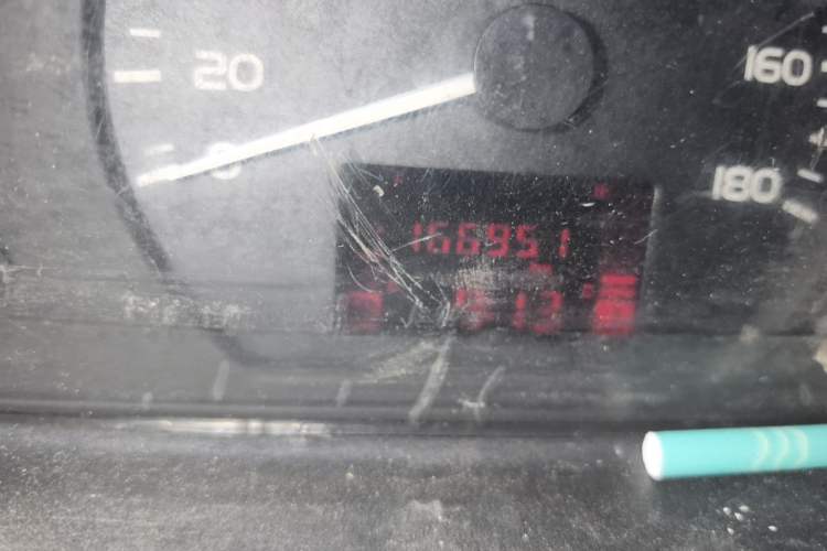 Used Wuling Rongguang 2020 1.2L S Base Model China VI Odometer Close Up